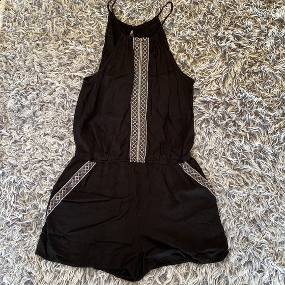 By & By Black Halter Romper Embroidered Front & Pockets Size Medium - Picture 2 of 13